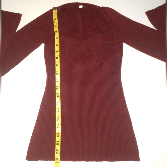 Womens maroon Amazon knit sweater size small excellent used condition - Picture 7 of 7